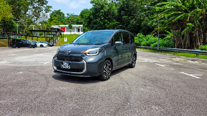 Toyota Sienta Hybrid